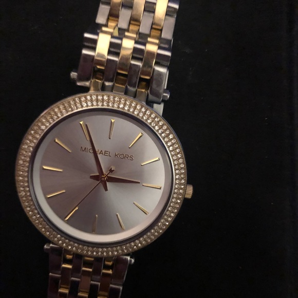 Authentic Michael Kors watch - Picture 1 of 3